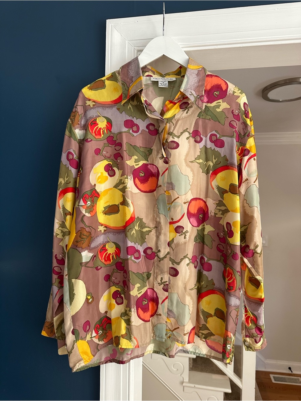 Oscar de la Renta Vintage 100% Silk Fruit Print Button Up Shirt Size M